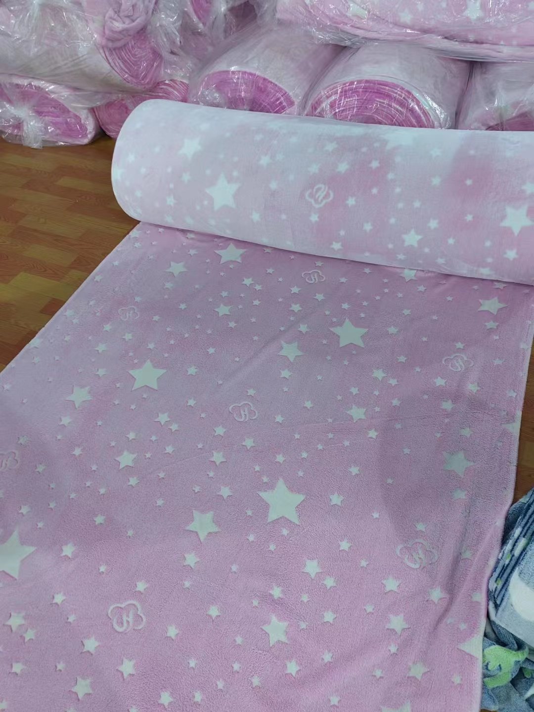 wholesale glow in the dark blanket custom flannel blanket Fabric warm magic luminous blanket Fabric Home clothing fabric - Image 2