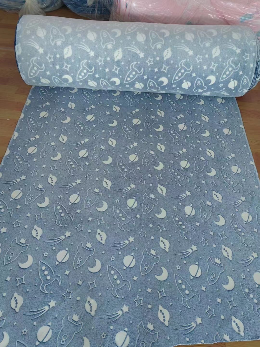 wholesale glow in the dark blanket custom flannel blanket Fabric warm magic luminous blanket Fabric Home clothing fabric - Image 4