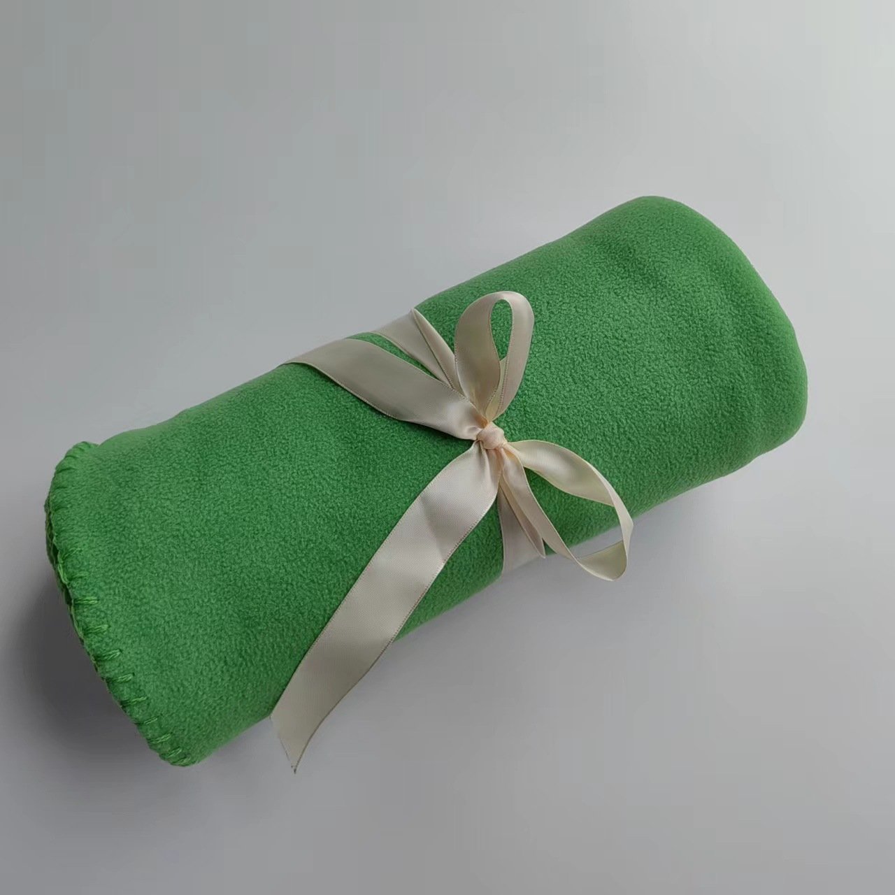 cheap wholesale throw fleece flannel blanket Aerial aircraft fleece blanket Disaster relief Relief blanket - Image 3