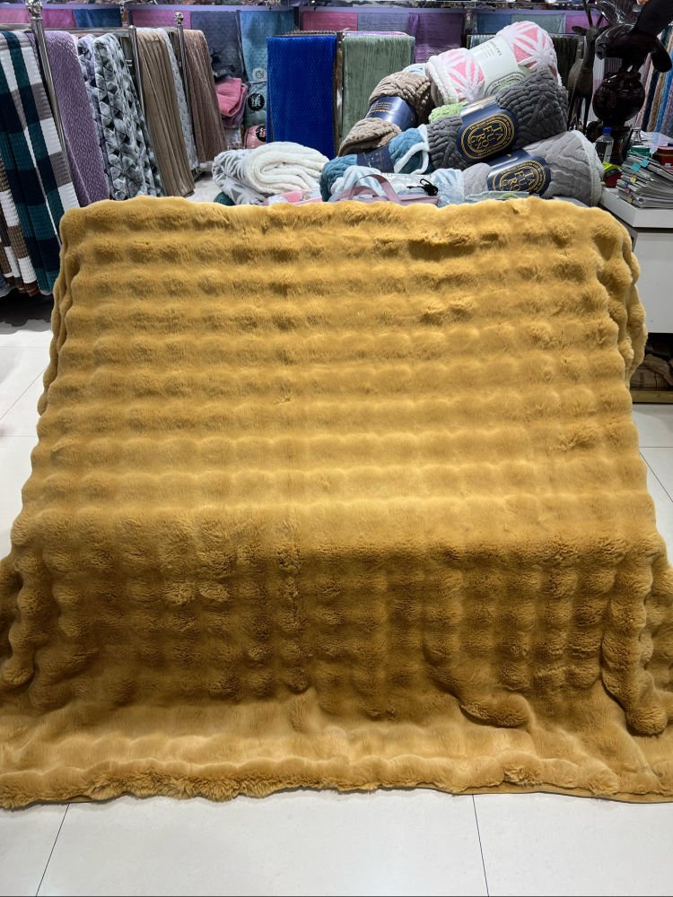 2024Direct sales by manufacturers Warm Tuscan Imitation Fur Blanket & throws bed Winter weight fake fur blanket for winter - Image 2
