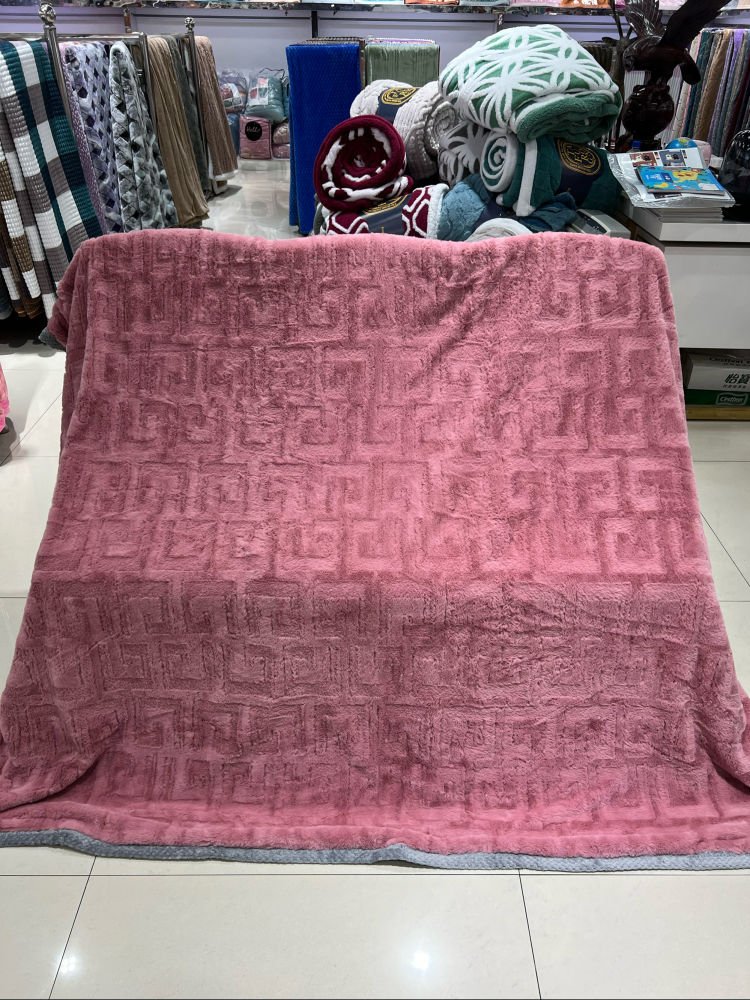 2024 Warm Tuscan Imitation Fur Blanket & throws bed Winter weight fake fur blanket for winter blankets & throws quilt cover - Image 3